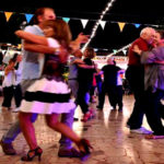 Anziani ballano in Centro Sociale